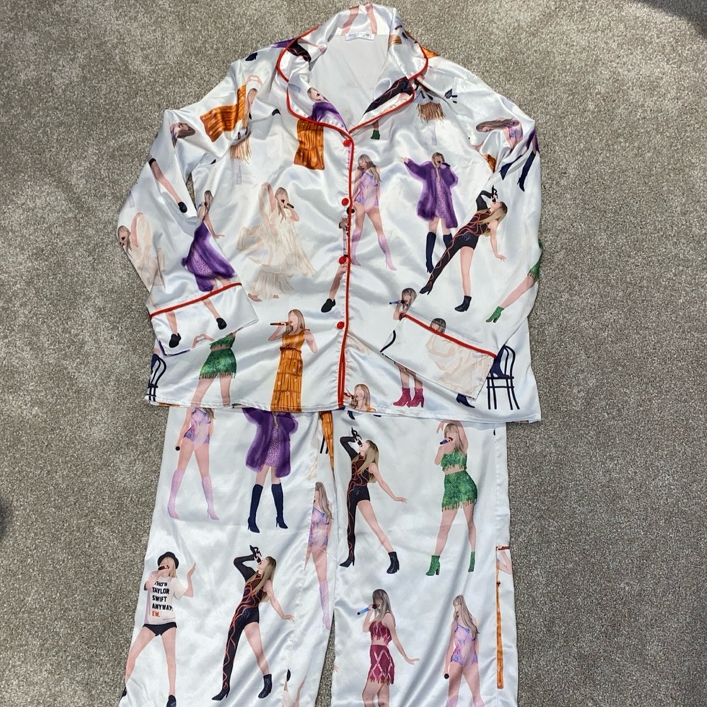 Taylor Swift The Eras Tour Silky‎ Pajama Two Piece Set Size S She Show